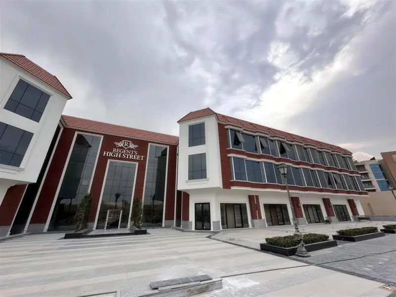 District 5 — Office 3 — 107 m² fully finished office